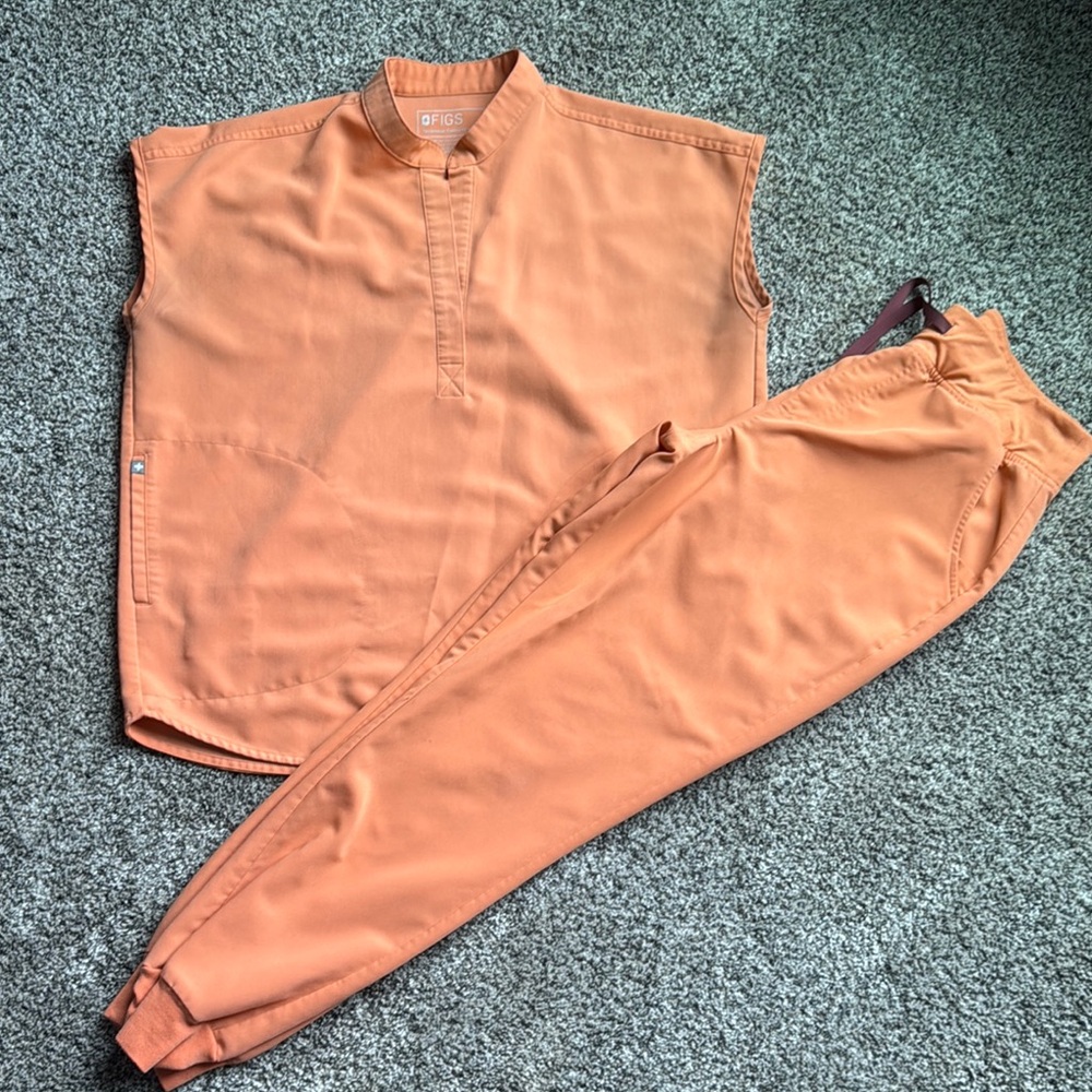 FIGS Orange scrub set top small pants medium